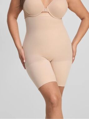 Seamless Nude Shaping Shorts